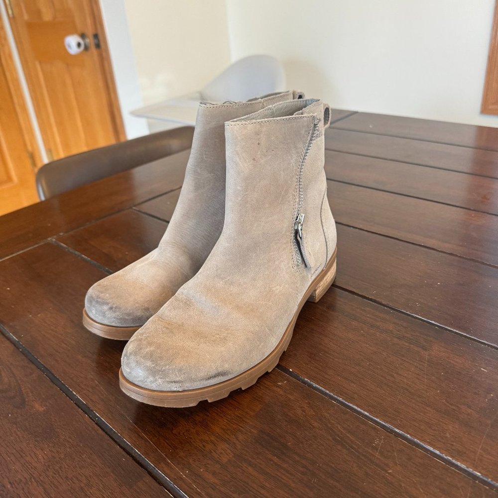 Sorel Emelie Gray Side Zip Waterproof Chelsea Boot